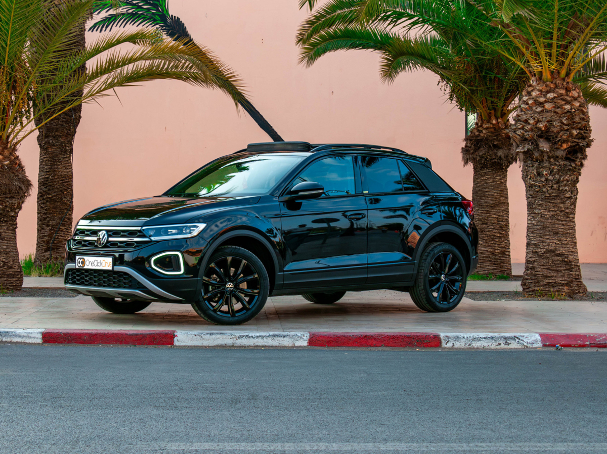 浅褐色的 艾托 M7 2026