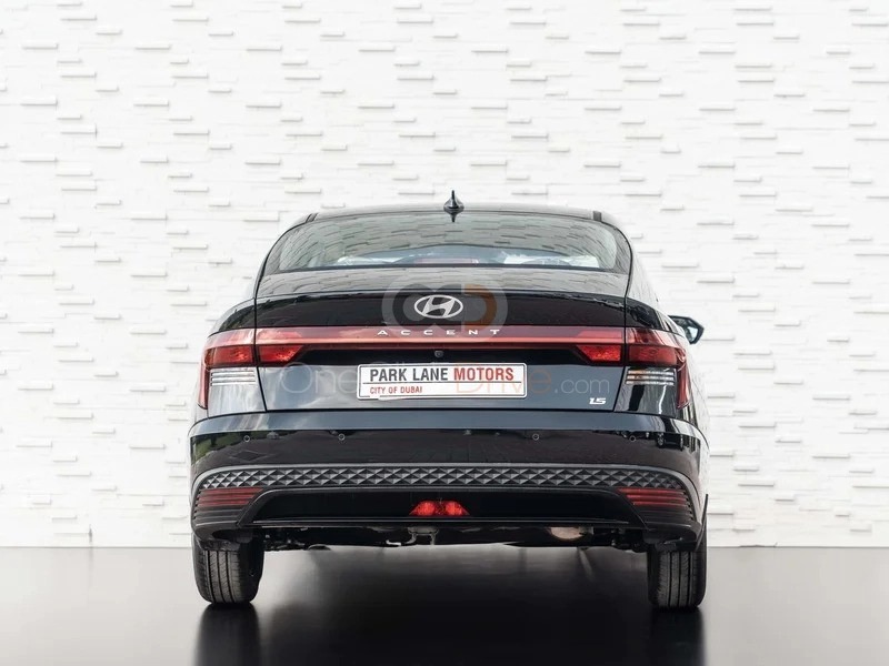 zwart Hyundai Accent Base 2023