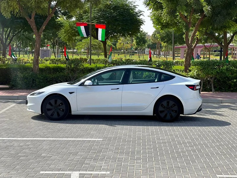 Blanco Tesla Model 3 Base 2019