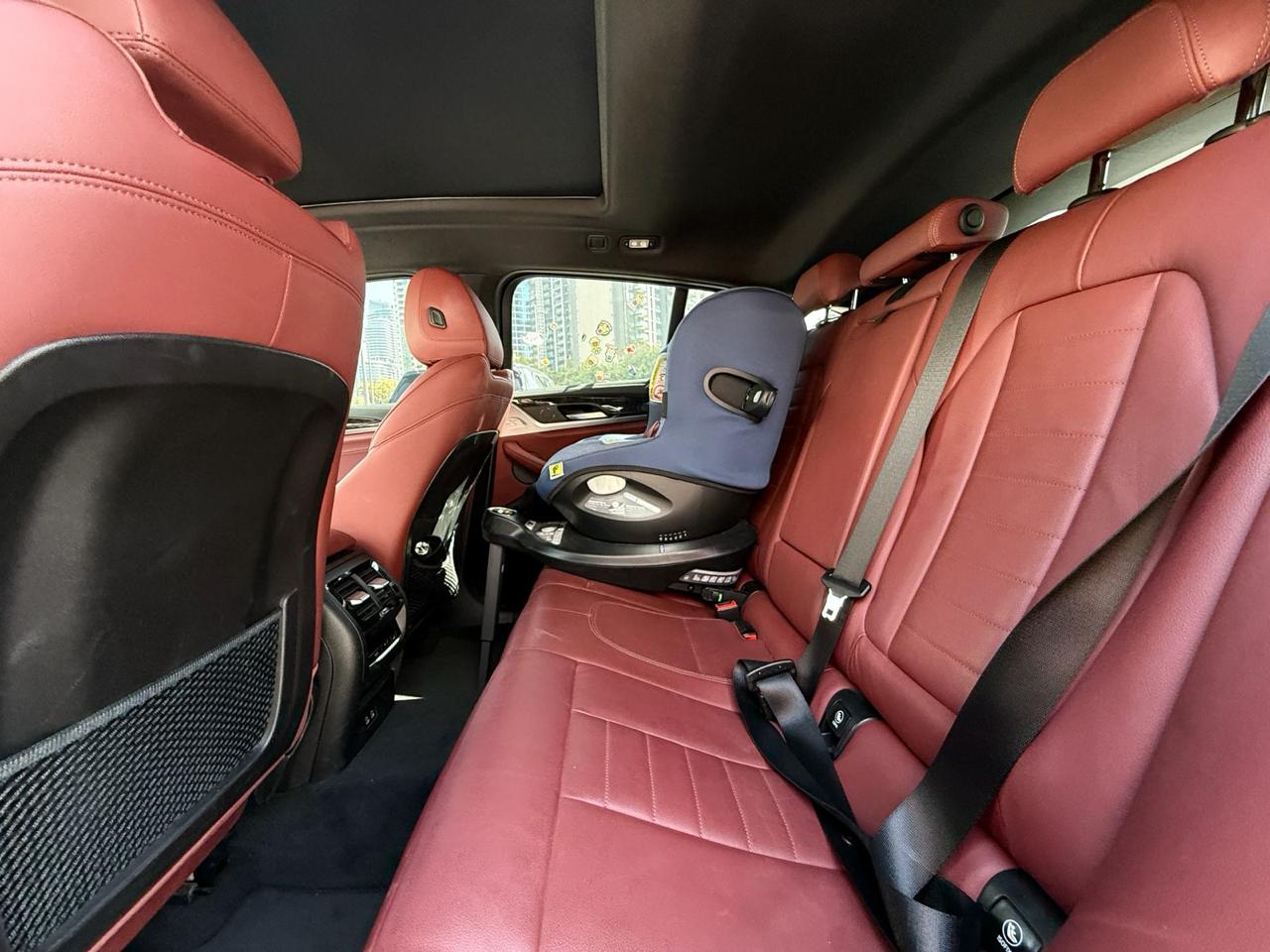 Schwarz Kia Amanti Base 2027